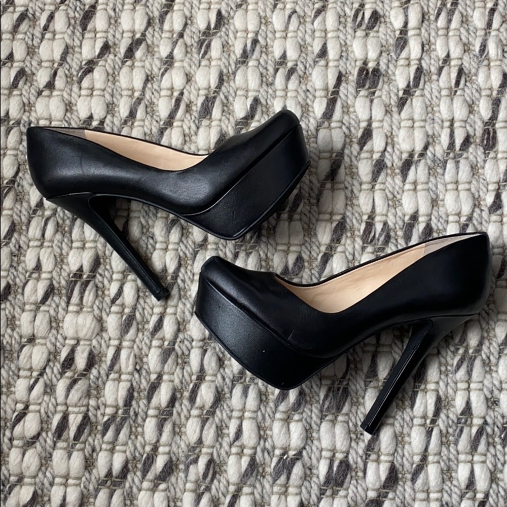 Jessica Simpson Black 5” Platform Heels